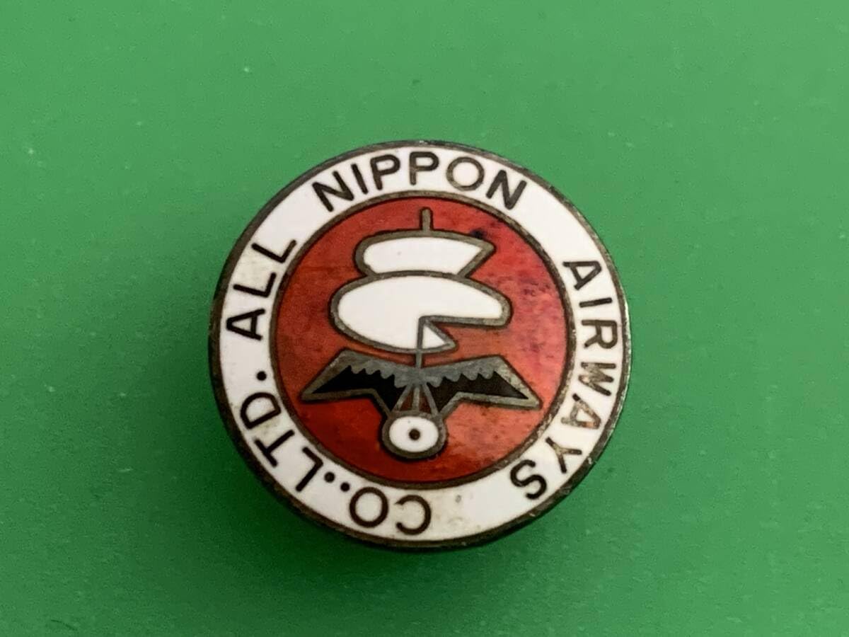 ANA　全日本空輸　社章 Amazon.co.jp: ANA 全日空 社章 : ホーム＆キッチン
